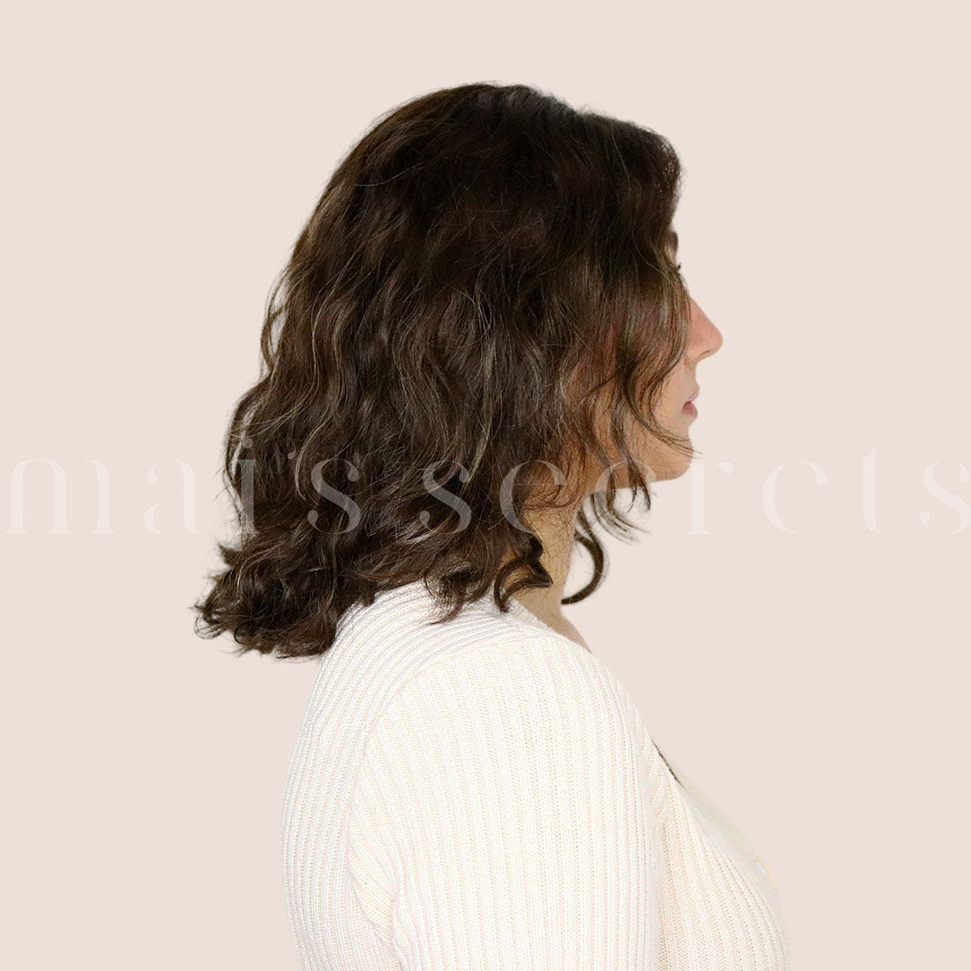 Sandrine – Perruque ondulée châtain méchée cheveux européens