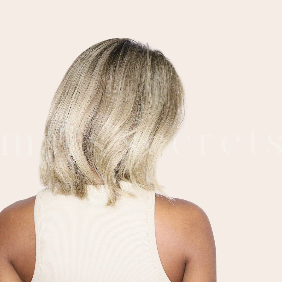 Caroline - Perruque bob cheveux Deluxe blonds cendré effet racines